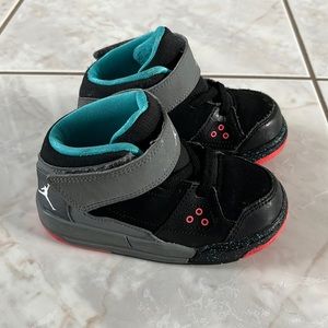 Boys Nike Sneakers Size- US 7C